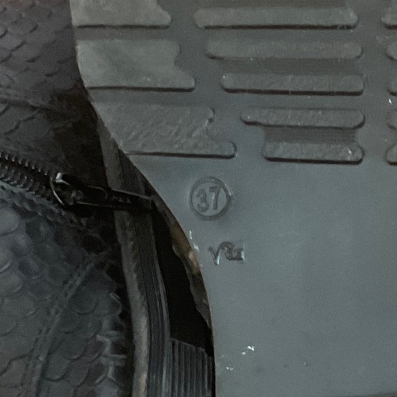 Elisa Viviani custom made in Italy snakeskin lace up side zip boot size 37 - Picture 9 of 9